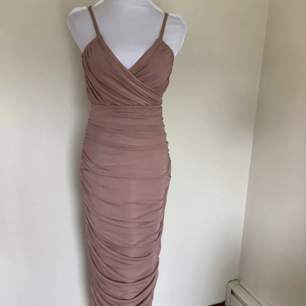 Elliatt Pippa nude ruched dress Medium